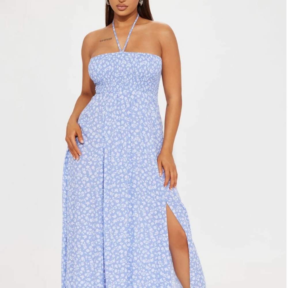 Gorgeous flowy floral dress
